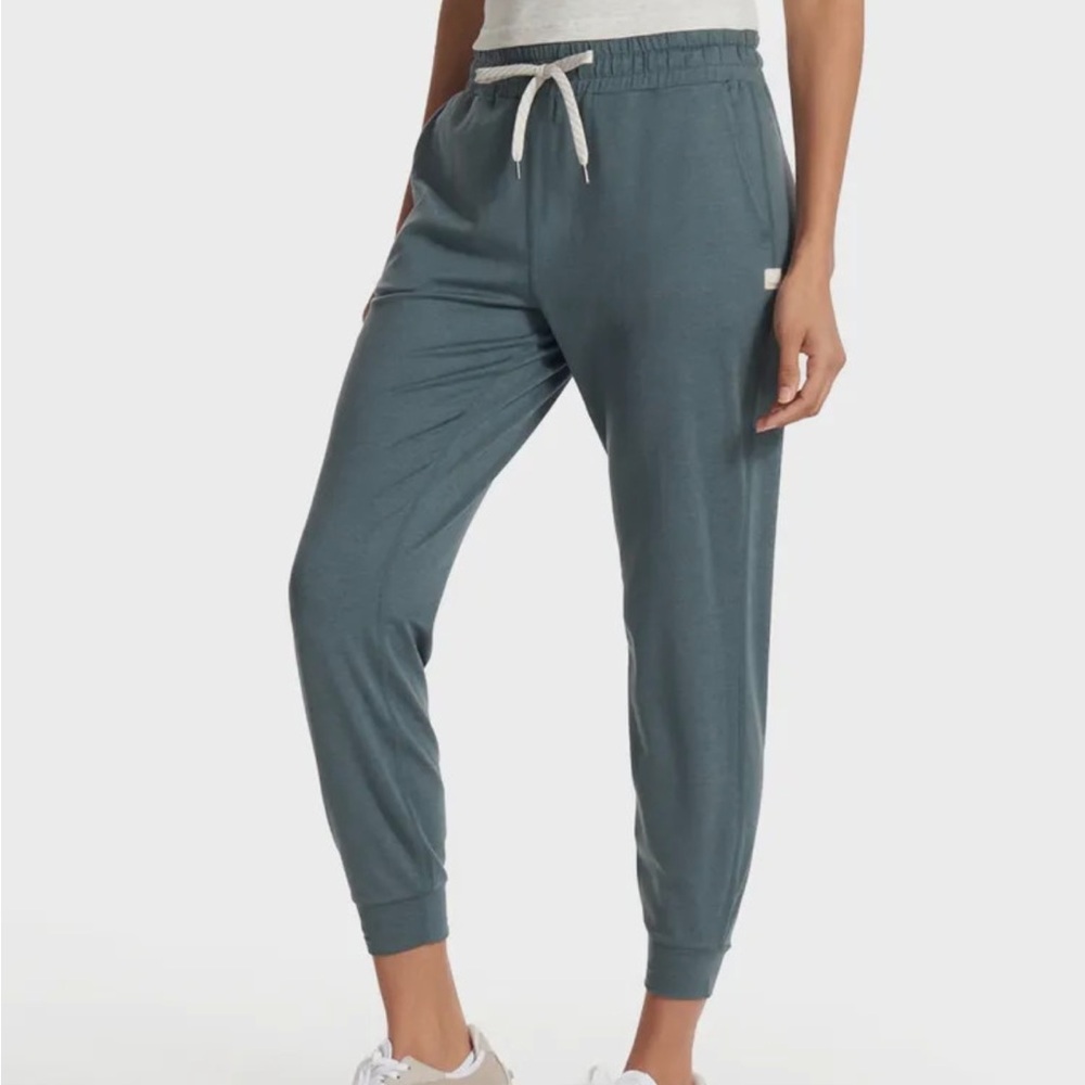 Vuori performance jogger lake heather blue size XL NWT